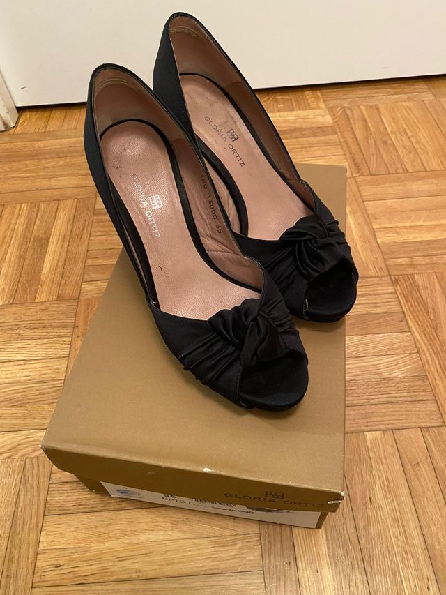 Zapatos Peeptoes negros