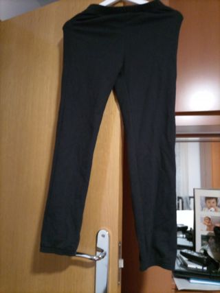 Mallas negras largas Niña talla 12\\/13 decathlon de segunda mano por 5 EUR  en Corro d\\'Avall en WALLAPOP