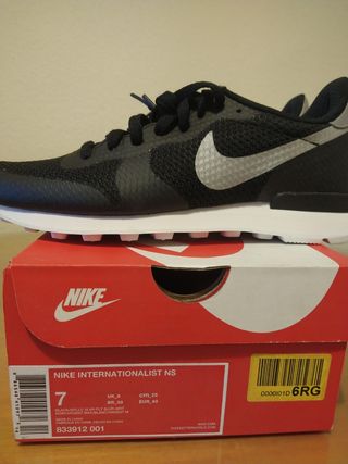 Zapatillas Nike Internacionalista Ns Talla 40 de segunda mano por 60 EUR en  Madrid en WALLAPOP