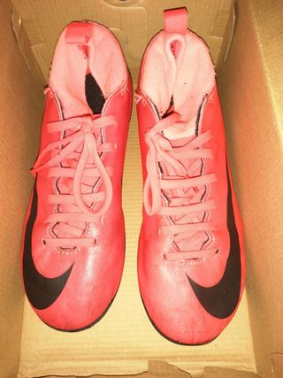 Botas de fútbol Nike naranjas de segunda mano en WALLAPOP