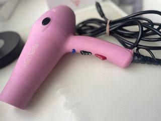 Secador Zelos, casa del peluquero de segunda mano por 20 EUR en Doña  Blanca-Poblado en WALLAPOP