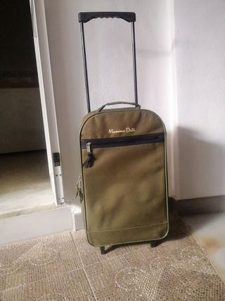 Maleta de viaje de segunda mano por 14 EUR en Burguillos en WALLAPOP