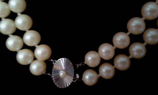 Collar de Perlas, dos vueltas, Bonito Broche