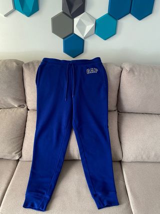 Pantalones de chándal GAP de hombre de segunda mano por 15 EUR en Valencia  en WALLAPOP