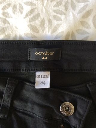 Pantalón vaquero OCTOBER ( marca El Corte Inglés) de segunda mano por 10  EUR en Salamanca en WALLAPOP