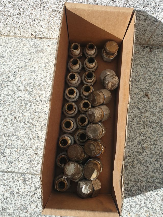 Racores y tapones radiador