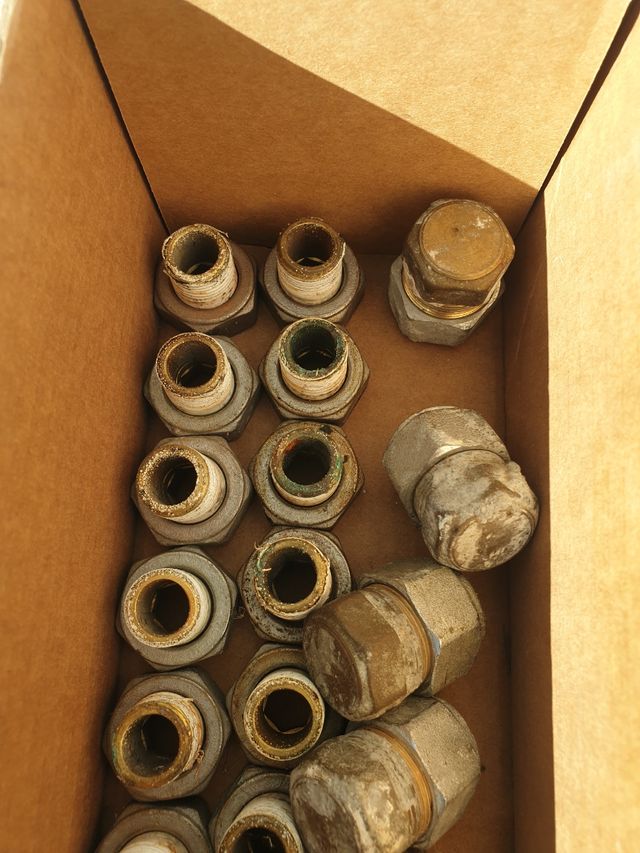 Racores y tapones radiador