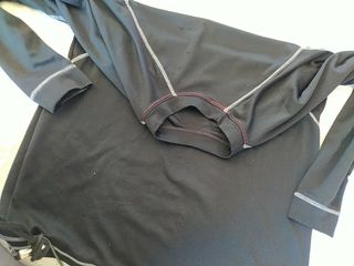 Camiseta UNNO térmica hombre talla 44 a 46 de segunda mano por 5 EUR en  Laguna de Duero en WALLAPOP