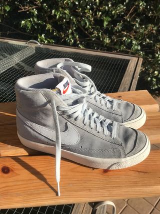 Zapatillas nike blazer mid \\'77 de segunda mano por 20 EUR en Torrelavega  en WALLAPOP