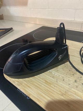 Plancha italiana de vapor vertical steam de segunda mano por 23 EUR en  Cerveteri en WALLAPOP