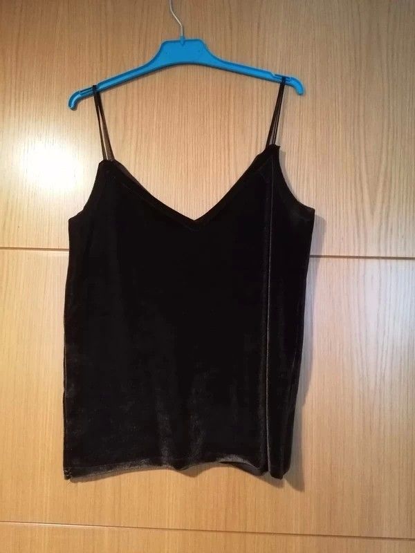 Blusa aterciopelada verde Pull and Bear