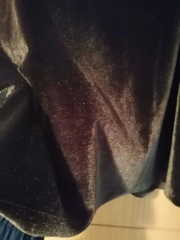 Blusa aterciopelada verde Pull and Bear