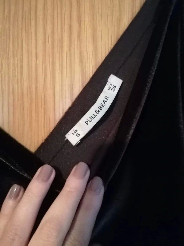 Blusa aterciopelada verde Pull and Bear