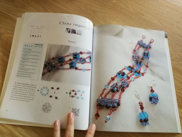 Bisutería con cuentas de cristal Swarovski.