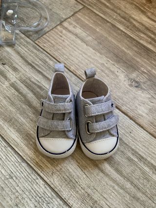 Zapatillas bebé OTS talla 17 de segunda mano por 8 EUR en Fuengirola en  WALLAPOP