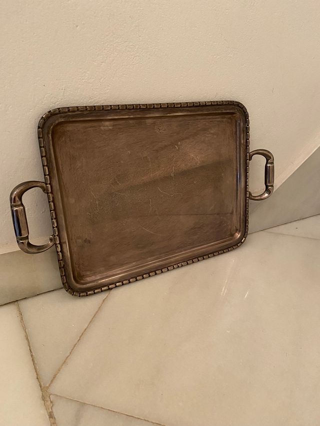 Bandeja de alpaca con asas (Joyería Reyes Sevilla)