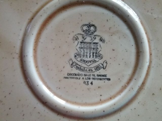 Grande piatto in ceramica di Segovia