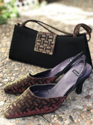 Conjunto bolso y zapatos de fiesta talla 35 de segunda mano por 15 EUR en  El Tiemblo en WALLAPOP