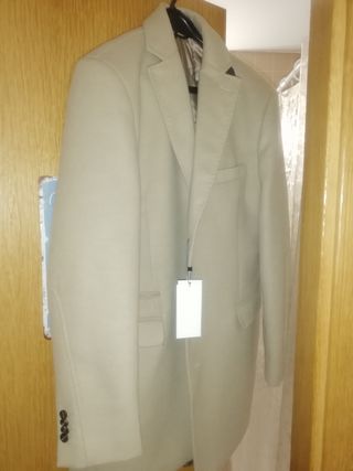 ABRIGO ÁLVARO MORENO (SIN ESTRENAR) de segunda mano por 60 EUR en El Puerto  de Santa María en WALLAPOP