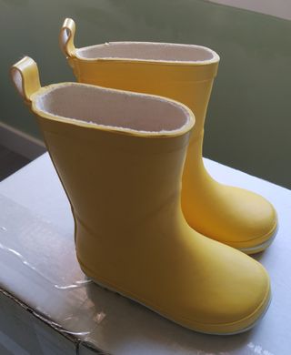 Botas de agua respetuosas Hipercor talla 22 de segunda mano por 6 EUR en  Alcobendas en WALLAPOP