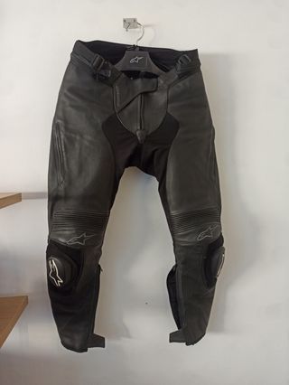 Pantalon moto alpinestar mujer, cuero de segunda mano por 160 EUR en Sitges  en WALLAPOP