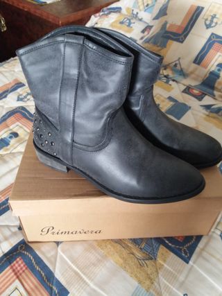 BOTINES MUJER N 40 de segunda mano por 8 EUR en Baena en WALLAPOP