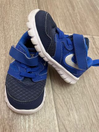 Zapatillas Nike número 21 de segunda mano por 5 EUR en Málaga en WALLAPOP