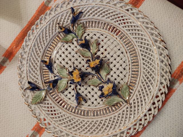 plato adorno de cerámica