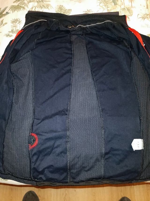 CHAQUETA PARA PRIMAVERA COMO NUEVA POCO USADA 