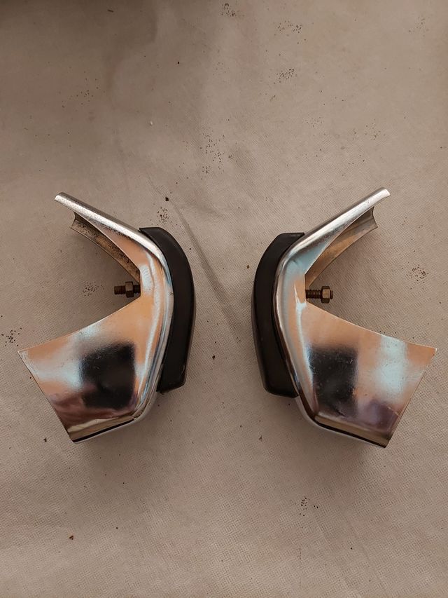 Mascotas SEAT 1500 BI Faro