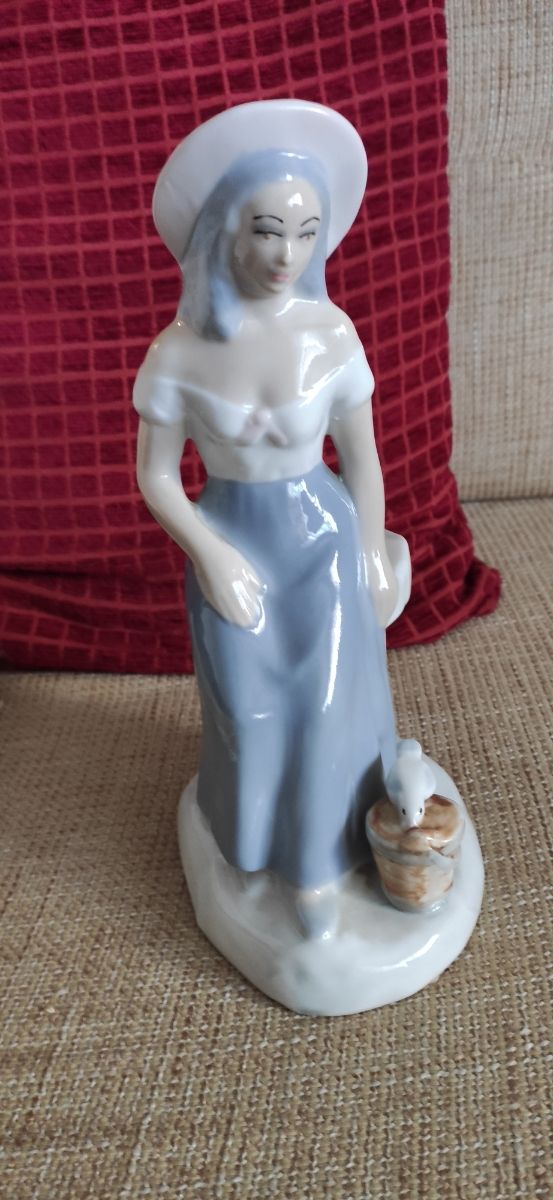 Figura decorativa de porcelana