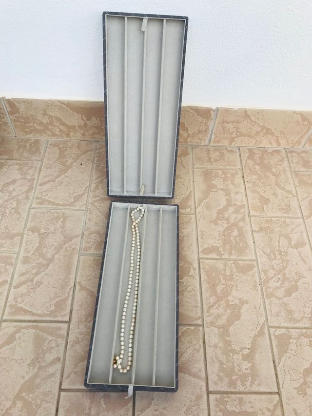 25 Portaoggetti varie misure. In simil velluto.