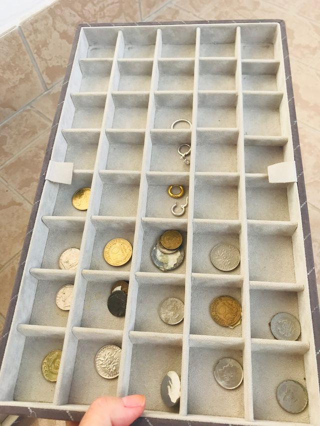 25 Portaoggetti varie misure. In simil velluto.