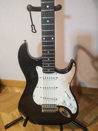 Guitarra Eléctrica Sonora (REBAJADA) de segunda mano por 60 EUR en Madrid  en WALLAPOP