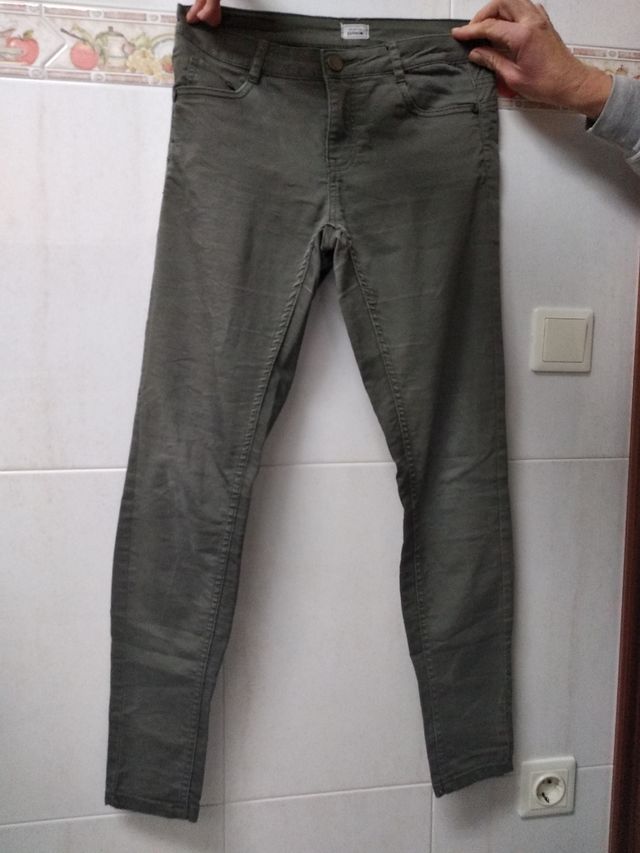 Pantalones verde caqui talla 36