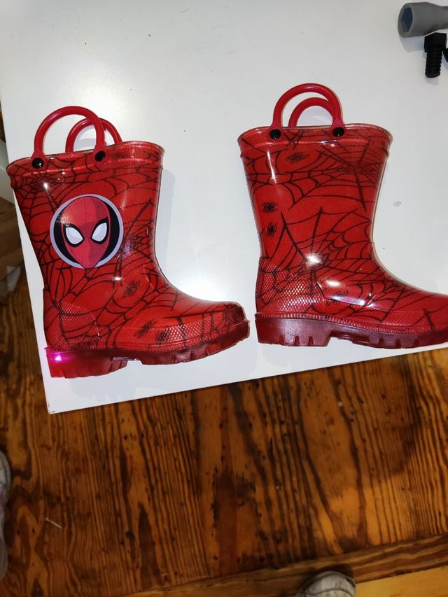 botas de agua con luces