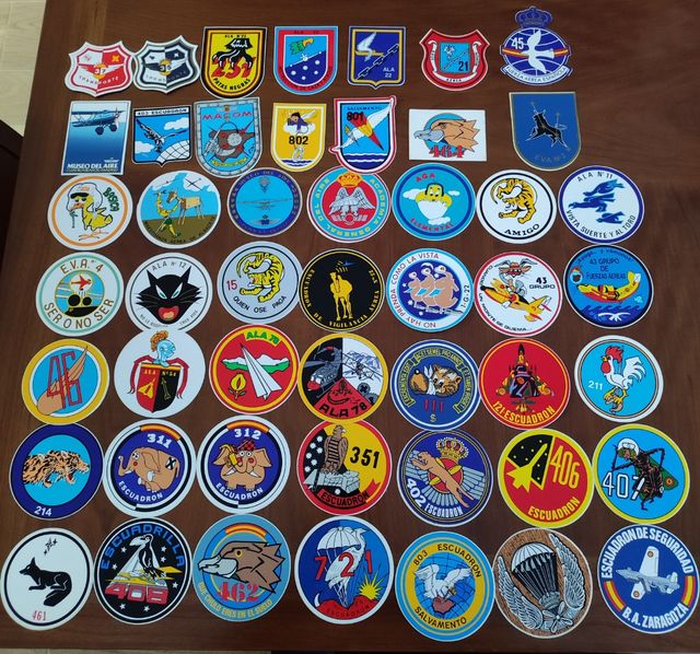 colección de 52 pegatinas de las fuerzas Armadas