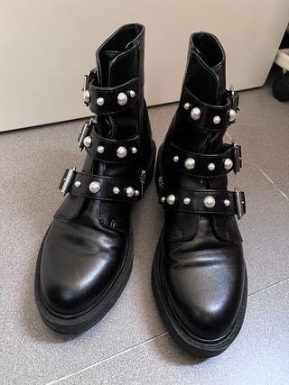 Botas perlas Pull\u0026amp;Bear de segunda mano por 12 EUR en Dos Hermanas en  WALLAPOP