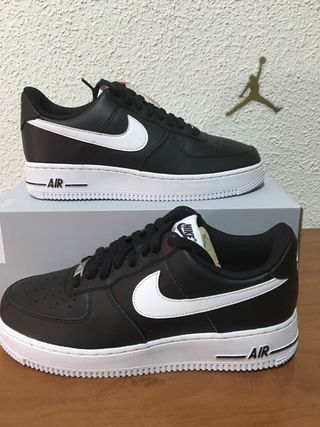 Zapatillas Nike air forcé 1 \\'07 AF1 talla 41 de segunda mano por 140 EUR  en Alicante en WALLAPOP