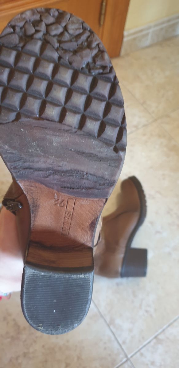botas talla 36. Marca Manas