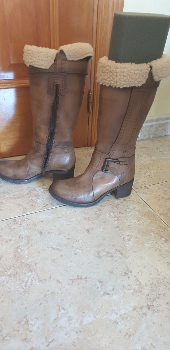 botas talla 36. Marca Manas
