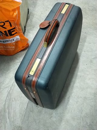 Maleta y neceser samsonite de segunda mano por 15 EUR en Devesa en WALLAPOP