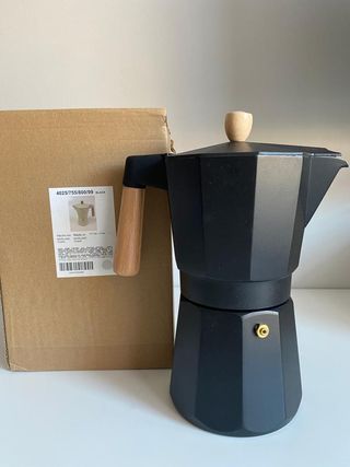 Cafetera italiana de Zara Home (no inducción) de segunda mano por 20 EUR en  Vitoria-Gasteiz en WALLAPOP