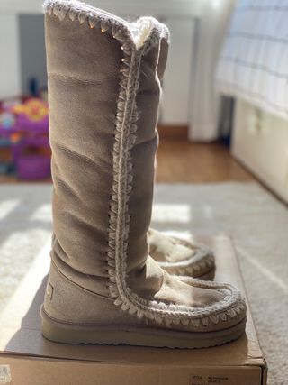 Botas Mou color beige de segunda mano por 200 EUR en Castelldefels en  WALLAPOP