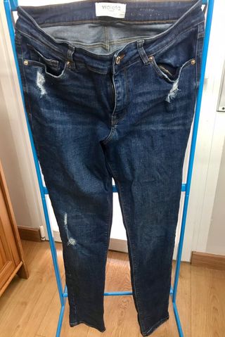Pantalón vaquero Violeta de Mango de segunda mano por 10 EUR en Logroño en  WALLAPOP