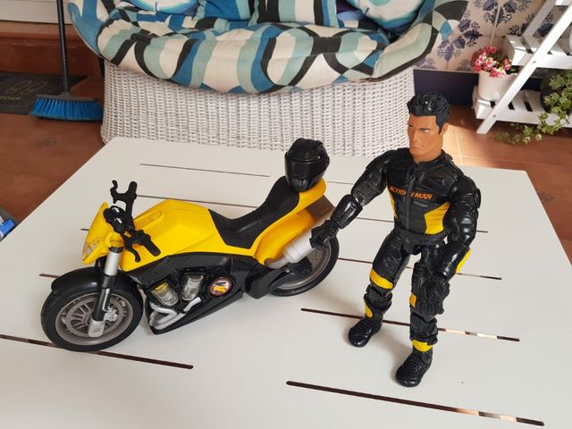ACTION MAN + MOTO