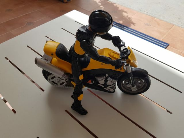ACTION MAN + MOTO
