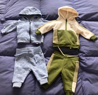 Lote 2 chándal Primark bebé (0-3 meses, 62cm) de segunda mano por 6 EUR en  Huelva en WALLAPOP