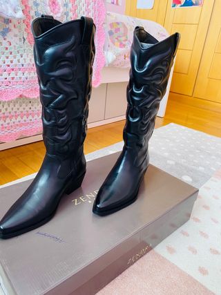 Botas cowboy piel Zendra número 37 de segunda mano por 55 EUR en León en  WALLAPOP