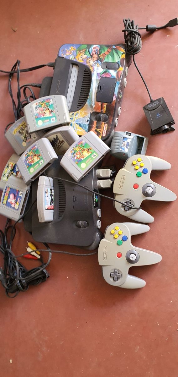 DOS CONSOLAS N64 NINTENDO